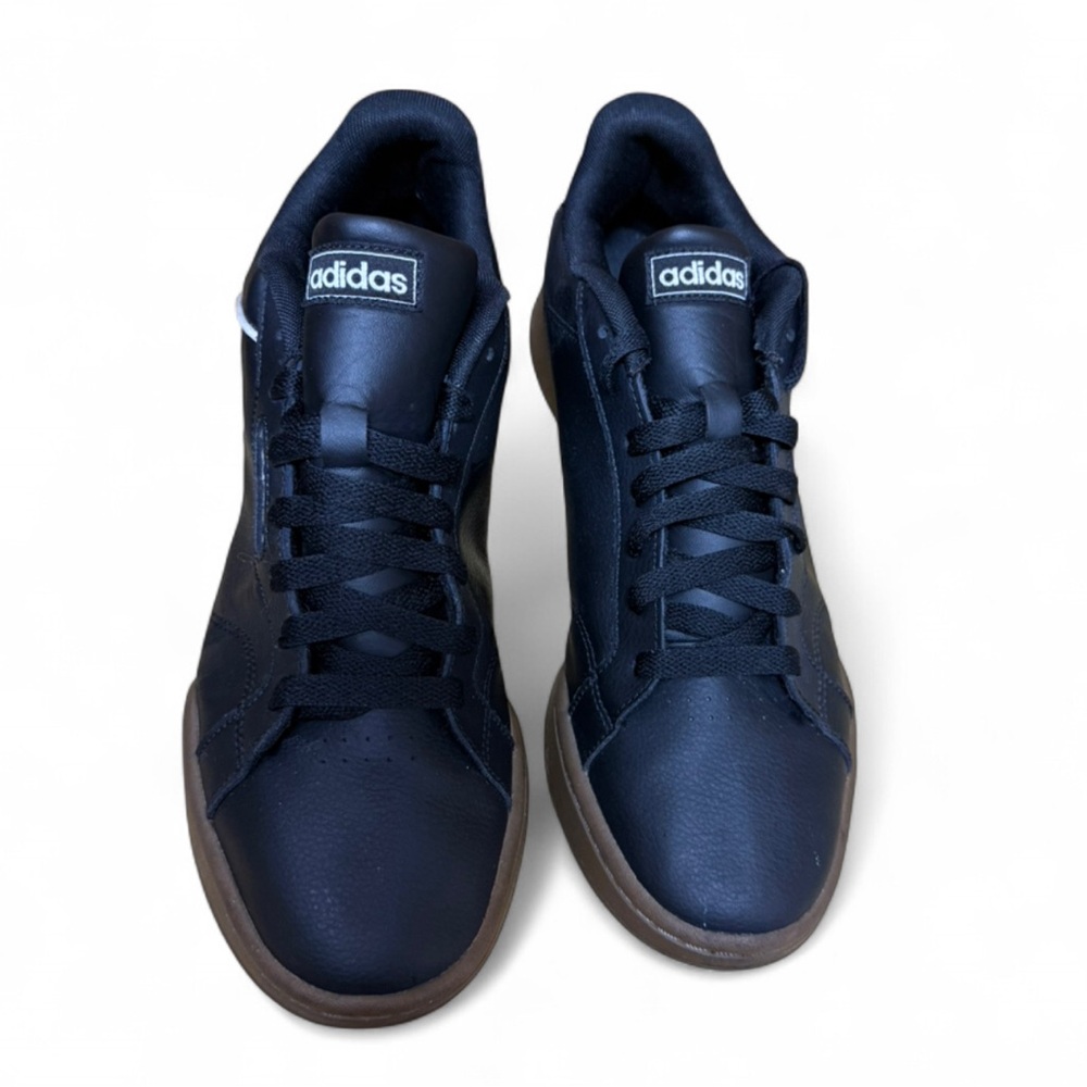 Adidas Roguera training shoes in black with a gum sole. Men’s size 9